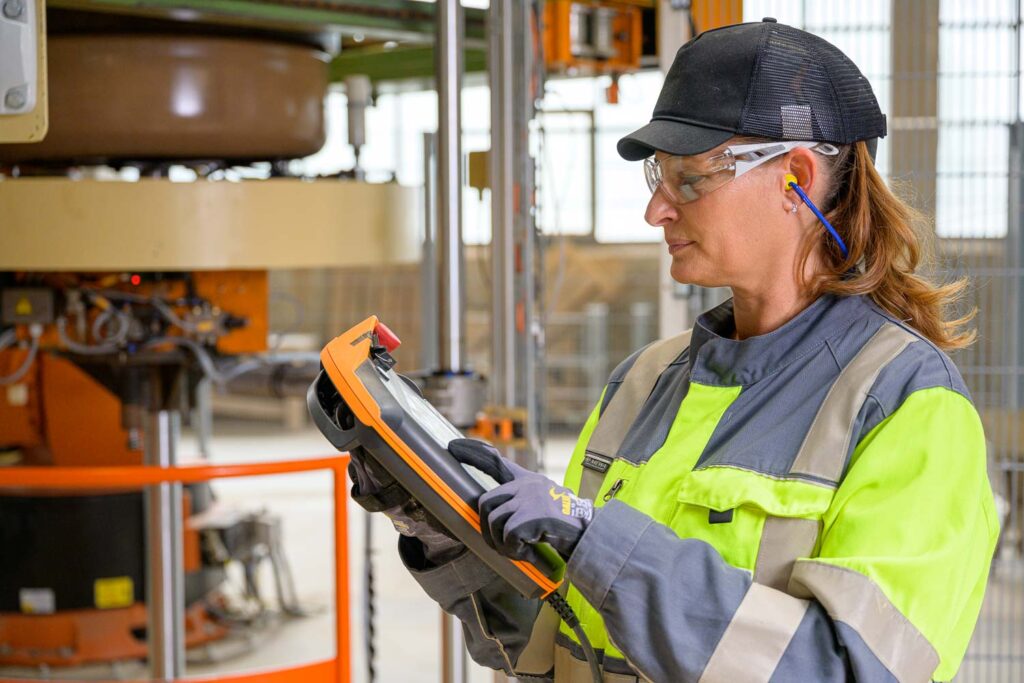 wienerberger-production-02-pipe-press-2