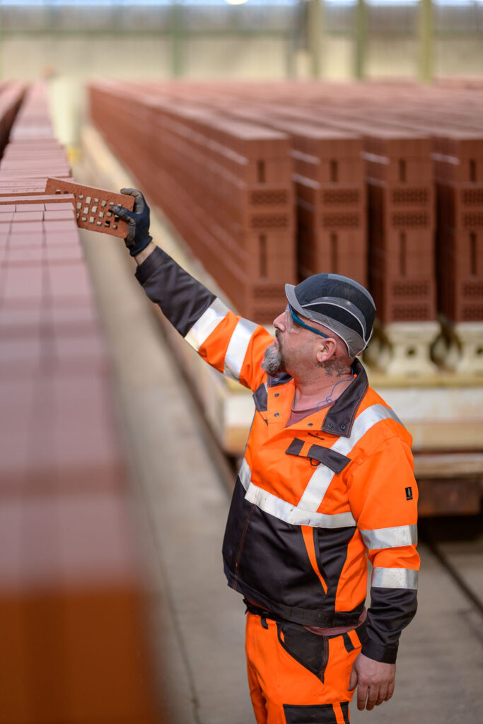 wienerberger-production-03-bricks-qc-2