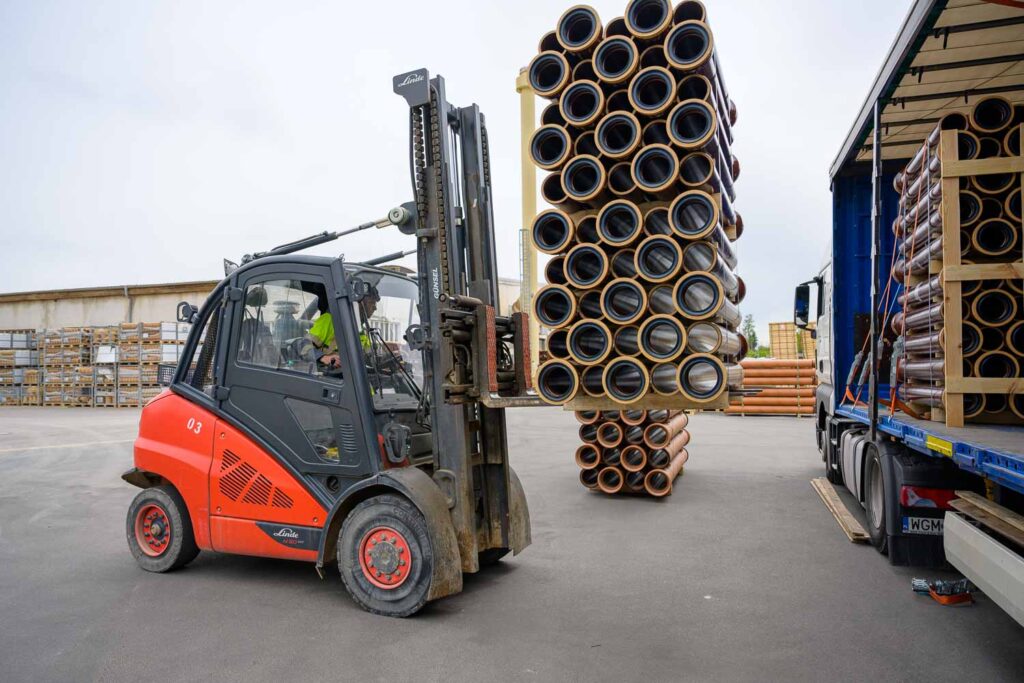 wienerberger-production-04-logistics-forklift-4